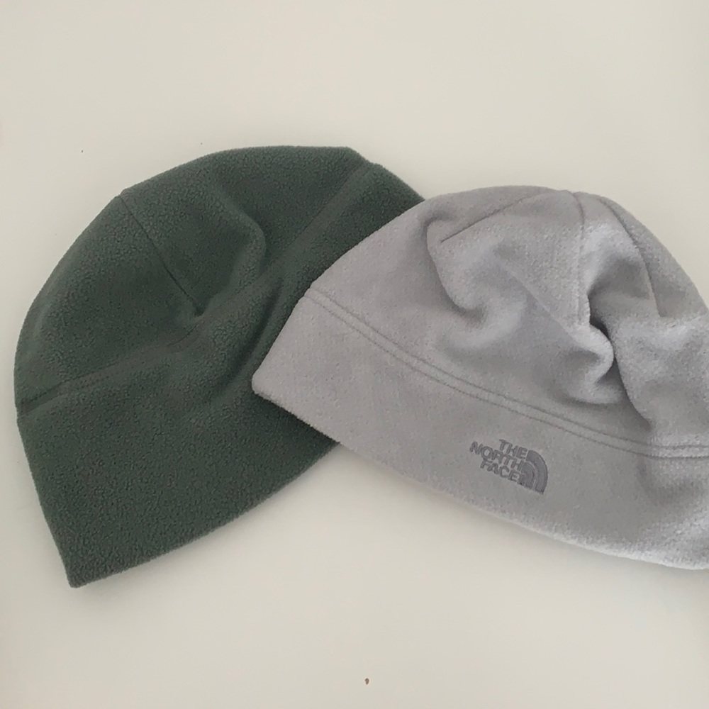2 winter beanies: gray and dark green